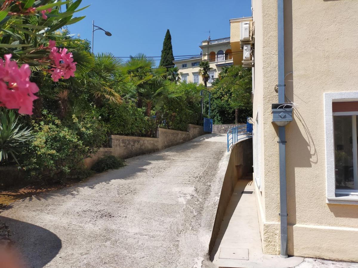 Apartments Ivna Bilek Опатия Экстерьер фото